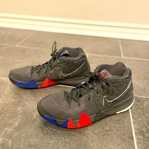 Kyrie II SIZE 11.5 great condition and grip. Only worn a few times. Nike